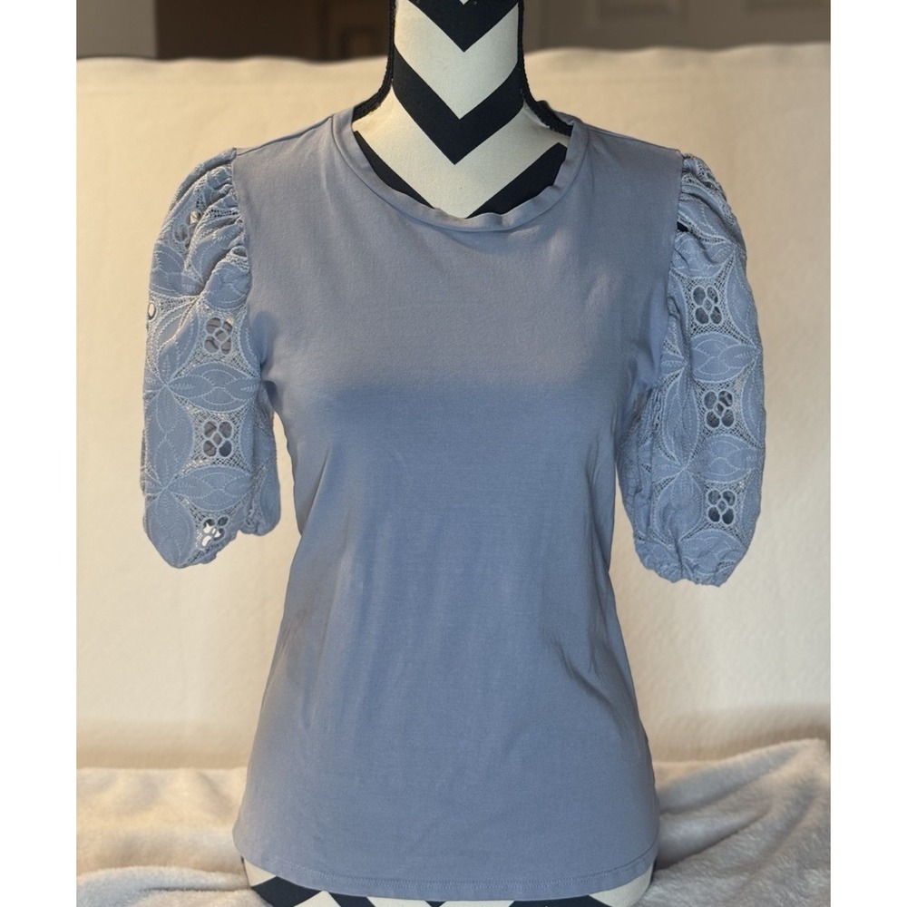 A Love Story Blue Puff Eyelet Lace Sleeve Crew Neck Top Medium